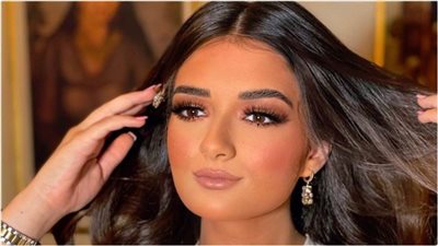 إصابة ابنة أحمد زاهر بكسر في يدها