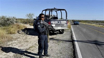 مقتل 4 وإصابة 3 ضباط في مطاردة مثيرة وتبادل إطلاق النار مع عصابة بالمكسيك