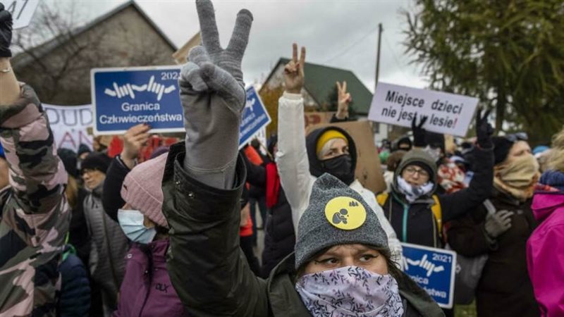 جانب من تظاهرة النساء