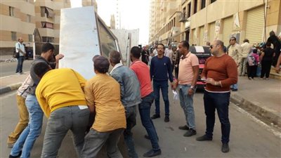 حملات مكبرة لتطبيق مواعيد غلق المحلات وإزالة الإشغالات بأحياء الإسكندرية