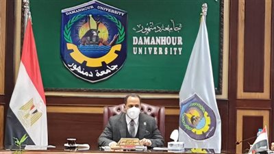 رئيس جامعة دمنهور للطلاب: استثمروا قدراتكم المهارية والإبداعية