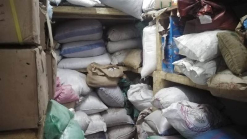 ضبط مواد غذائية مجهولة