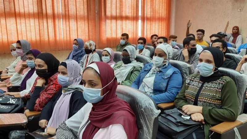 الطالبات الملتحقات