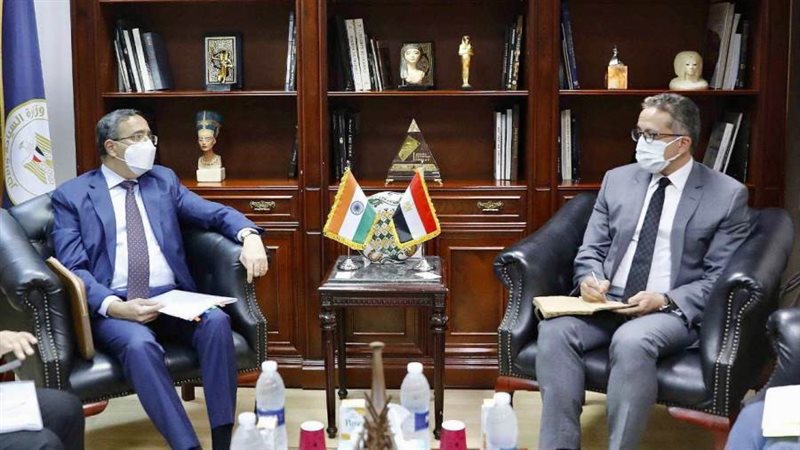 العنانى يستقبل سفير