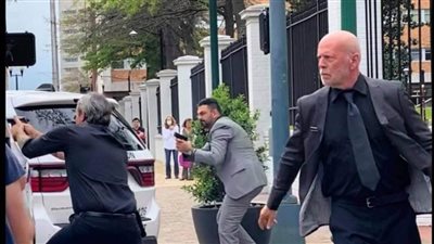 تكثيف التدابير الأمنية بمشاهد الأكشن بفيلم بروس ويليس ومحمد كريم 