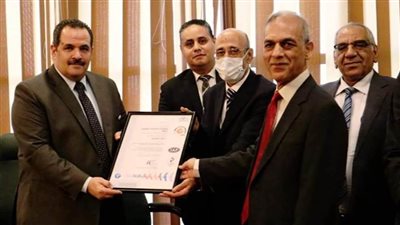 الشركة المصرية للمطارات تتسلم شهادة تجديد اعتماد الـ