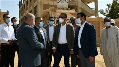 محافظ الفيوم يتفقد مشروعات 