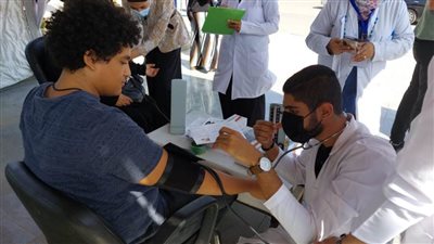 قافلة طبية بجامعة حلوان للتوعية بالأمراض المعدية وكورونا