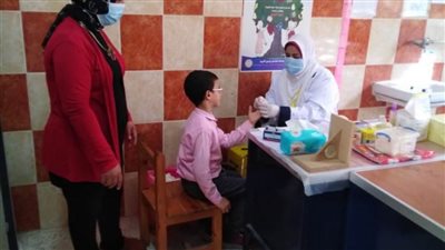فحص ١٥٨٢١٤ طالبا لعلاج أمراض سوء التغذية بمدارس البحيرة