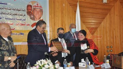 رئيس جامعة كفر الشيخ يلتقي طلاب كلية التربية النوعية الجدد