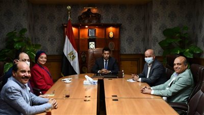 وزير الشباب يجتمع مع وكلاء الوزارة لمتابعة الانتهاء من نقل المهام ومتطلبات العمل بينهم