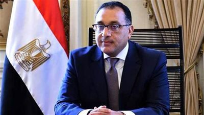 رئيس الوزراء يعود إلى القاهرة بعد زيارة فرنسا