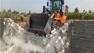 إزالة حالات تعد على أراضي الدولة بالأقصر