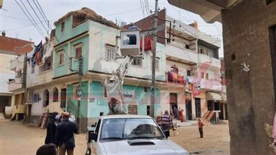 مراجعة أعمدة الإنارة ورفع جميع المفاتيح العشوائية استعدادا لسقوط الأمطار بكفر الشيخ