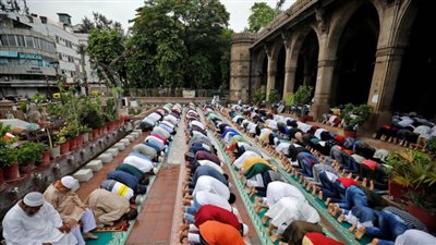 اعتقال عشرات الأشخاص في الهند لعرقلتهم أداء مسلمين صلاة الجمعة