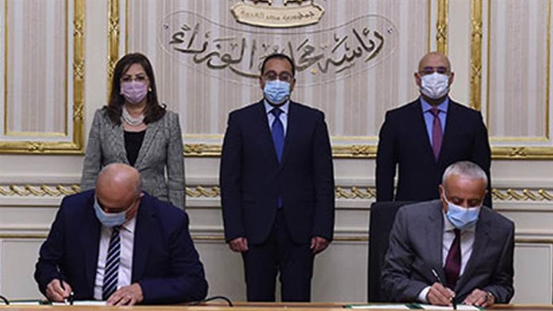 رئيس الوزراء يشهد