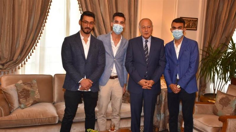 ابوالغيط يلتقي بابطال