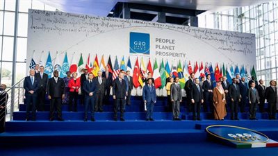 قادة مجموعة العشرين يتعهدون بالسعي لاستئناف السفر الدولي وتسريع التطعيم عالميا