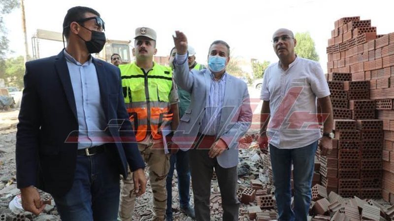 محافظ المنوفية بقرية