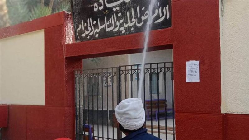 جانب من اعمال النظافة