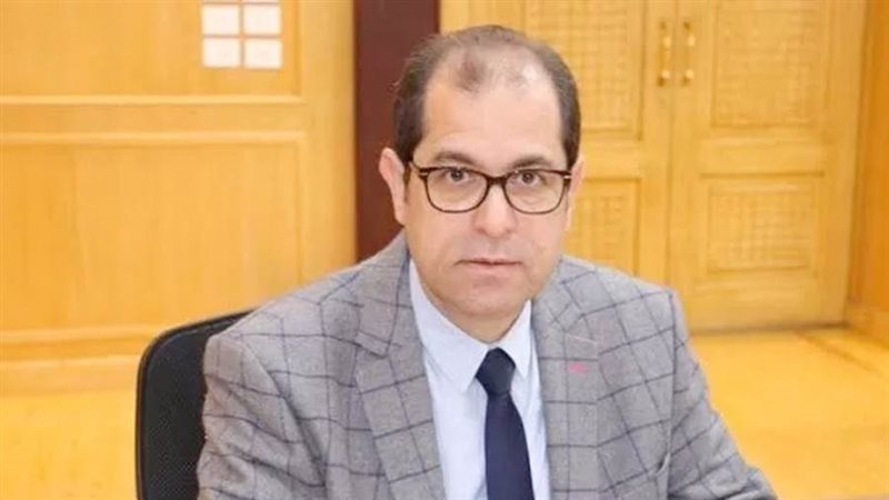 الدكتور يوسف عامر