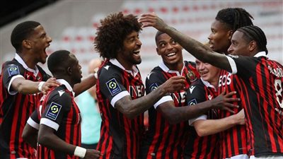 نيس يحول تأخره بهدف أمام آنجيه إلى فوز ثمين 2-1 بالدوري الفرنسي