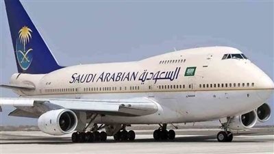 بيان هام من ميناء القاهرة الجوي بعد اصطدام طائرة سعودية بعمود في المطار 