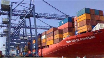 مكافحة التهرب الجمركي بالقاهرة تضبط زجاجات مشروبات كحولية أجنبية 