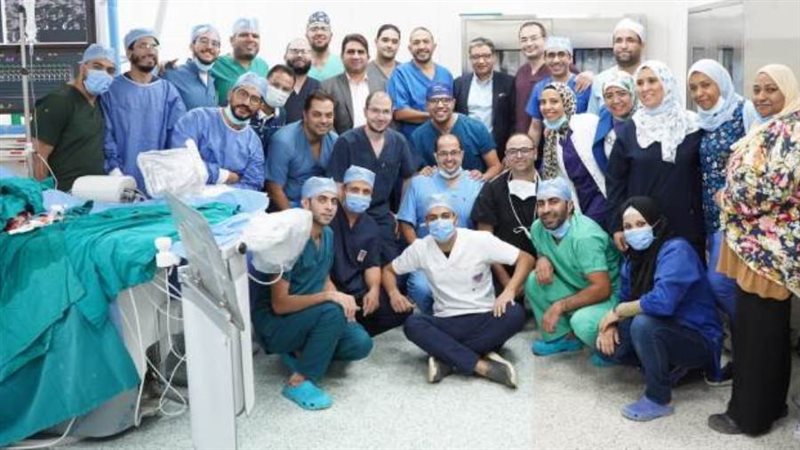 الفريق الطبى بمستشفى