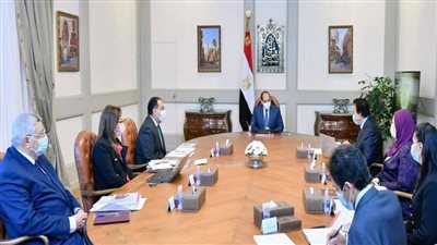 الرئيس السيسي يكلف الحكومة باستمرار تمكين عظيمات مصر اقتصاديًا