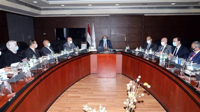 إنشاء شركة بالتعاون مع مواصلات مصر لإدارة منظومة النقل بالعاصمة الإدارية 