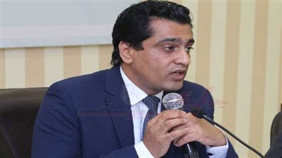 عبدالمجيد يقدم مقترحًا إنسانيًا لنقيب الصحفيين 