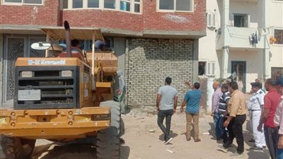 حملات لإزالة مخالفات تغيير النشاط للمحال والوحدات السكنية بـ