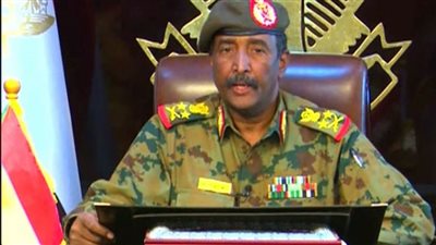 البرهان يؤكد حرص القوات المسلحة السودانية على حماية الانتقال الديمقراطي