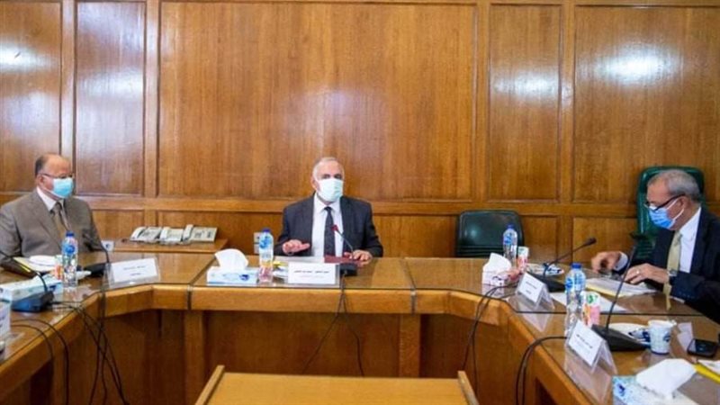 وزير الري يرأس الاجتماع