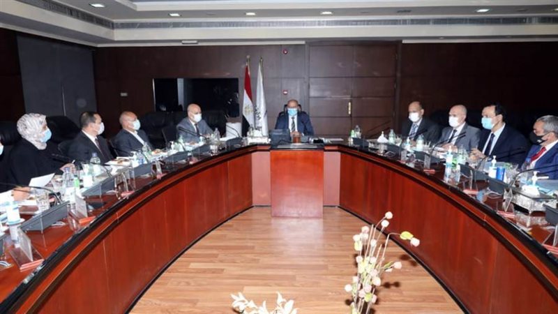 وزير النقل يترأس