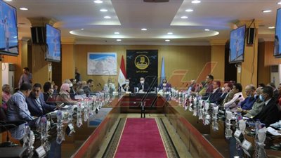 محافظ كفر الشيخ يستعرض المشروعات التي أنجزت خلال عامين