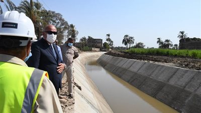 محافظ قنا: تبطين الترع من أفضل المشروعات القومية التي تنفذها الدولة
