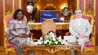 السيدة انتصار السيسي تبحث مع نظيرتها من إفريقيا الوسطى جهود البلدين في دعم وتمكين المرأة