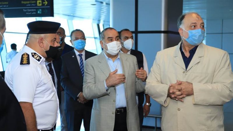 وزير الطيران خلال