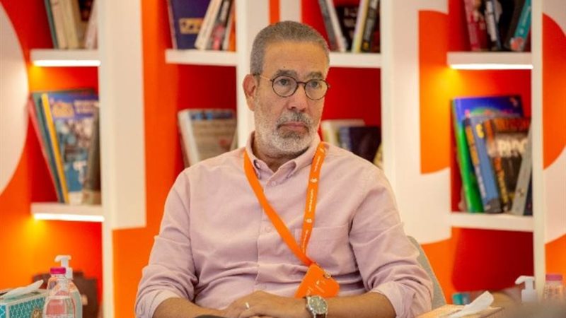 كاتب السيناريو مدحت