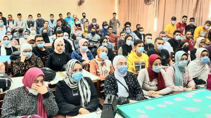 الطلاب أثناء الندوة