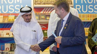 رئيس اتحاد الكِتاب الروسي يشيد بعلاقات الصداقة مع دولة الإمارات