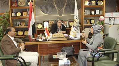 نائب رئيس جامعة أسيوط تستقبل رئيسة وحدة علاج مرض التليف التكيسي بجامعة ميتشجان الأمريكية