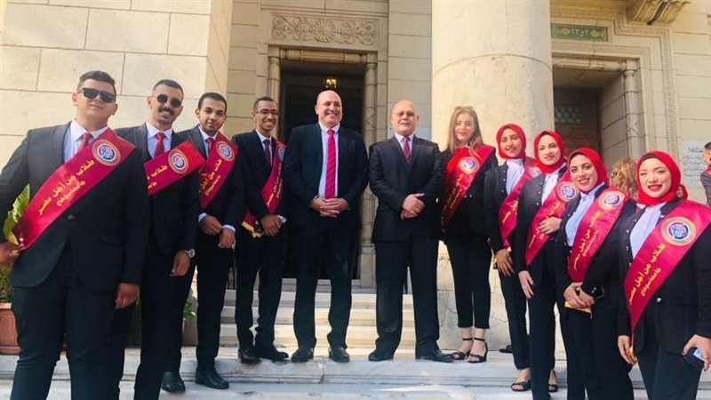 عدد من المشاركين