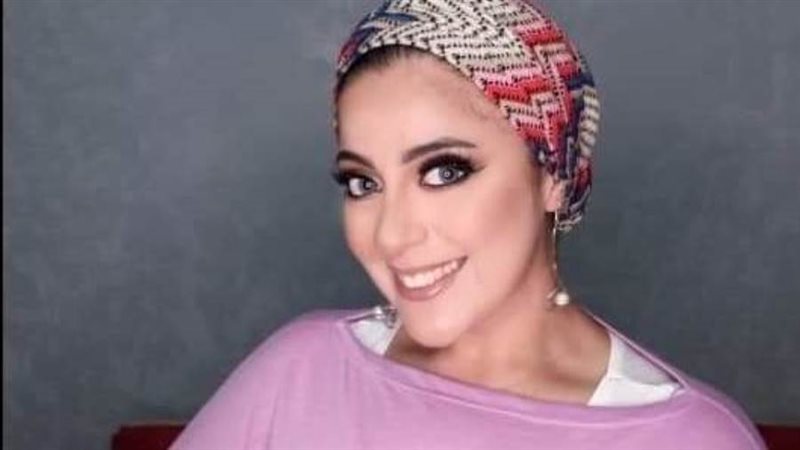 الكاتبة عواطف فكري