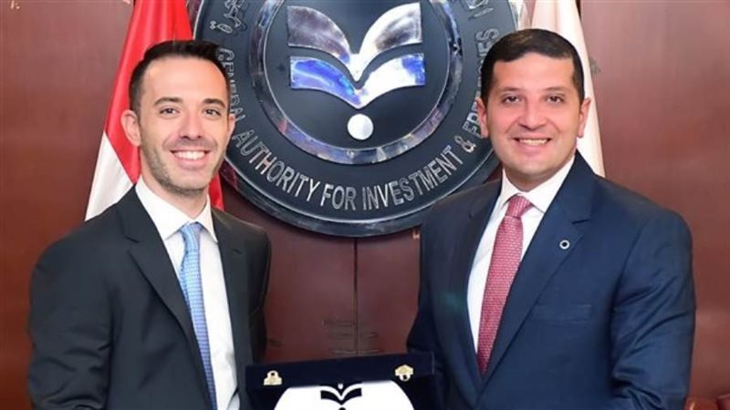 عبد الوهاب يلتقي