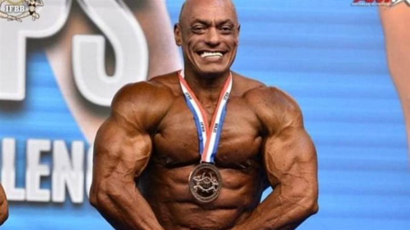 عمرو الحديدي بطل