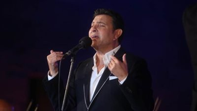 هاني شاكر على النافورة ونادية مصطفى بالجمهورية والرباعي بالإسكندرية