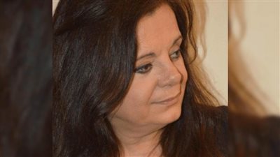 نادية شكري تغادر المستشفى.. تعرف على رسالة نجلتها لبعض الفنانين